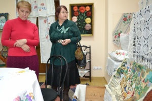 В музее-заповеднике В.М. Шукшина открылась выставка декоративно-прикладного искусства «Мастера и мастерицы»