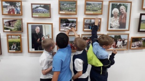 В музее-заповеднике В.М. Шукшина состоялись лекции по фотовыставке Ю.П. Верещагина «Шукшинские чтения в лицах». 