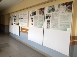 Музей открыл выставку в Сростинской школе.