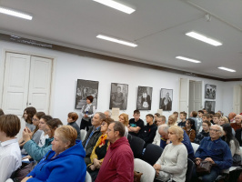 День памяти В.М. Шукшина собрал большое количество друзей.