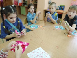 На родине Шукшина состоялся мастер-класс по изготовлению куклы «Кувадки» для дошкольников