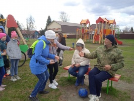Волонтеры музея Шукшина поддержали Всероссийскую патриотическую акцию «Георгиевская ленточка»