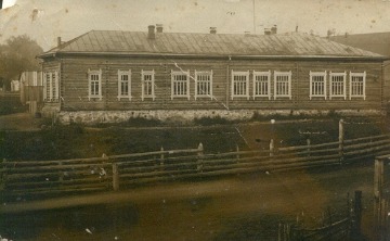 Здание Сростинской школы колхозной молодежи с. Сростки, 1928 г., автор снимка неизвестен. ВММЗ В.М. Шукшина
