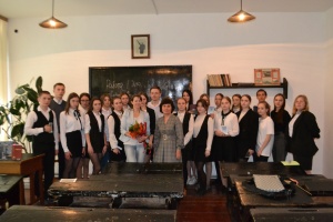 Министр культуры Алтайского края Елена Безрукова провела урок «Разговор о вечном…» для старшеклассников Сростинской школы.