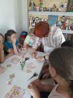 В творческом центре «Праздники детства» продолжают раскрывать секреты  изготовления русской тряпичной куклы 
