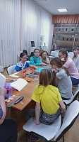 Волонтеры музея Шукшина подготовили подарки и поздравления к 8 марта.