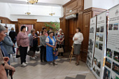 В бийской библиотеке открыли выставку к 95-летию В.М. Шукшина.